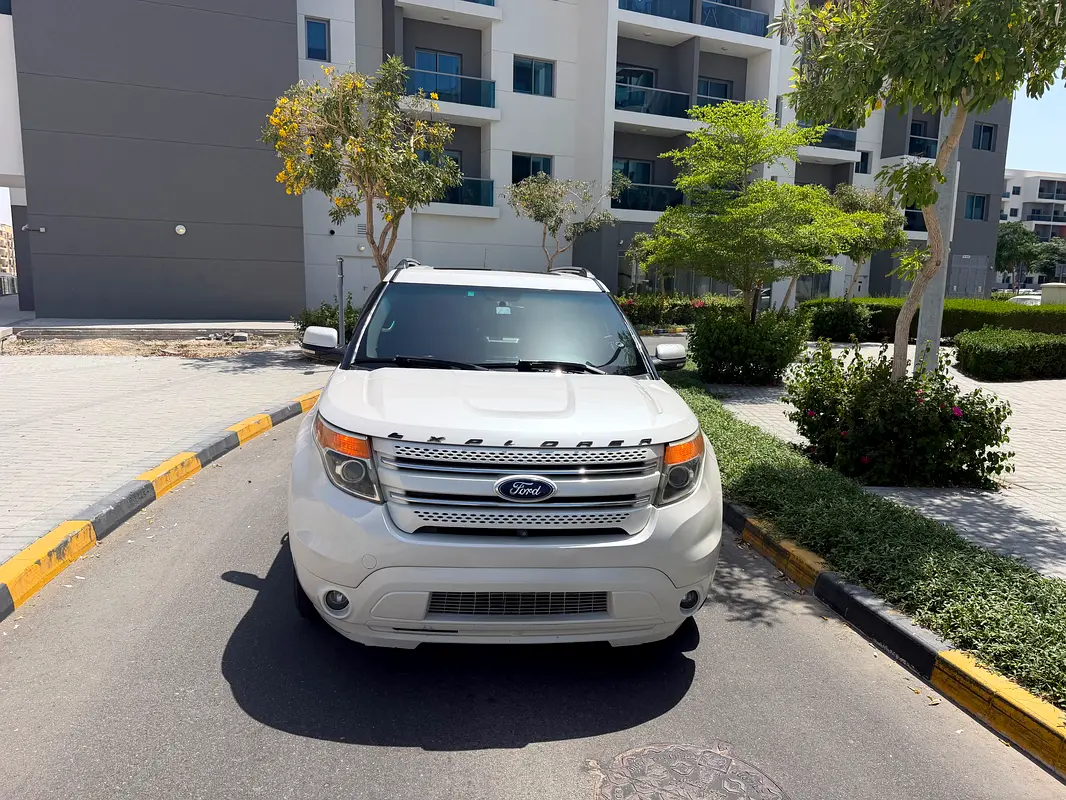 Ford Explorer 2013 — photo 1 of 13