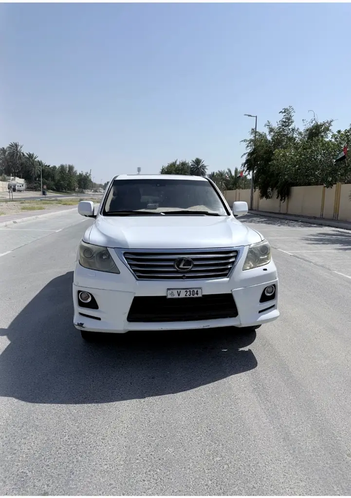 Lexus LX-Series 2009 — photo 1 of 1