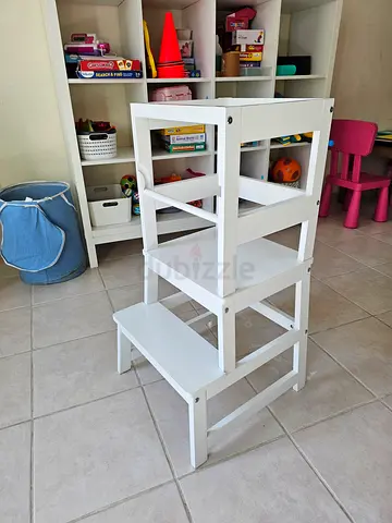 Urgent sale New- Kids tool/chair for safety
