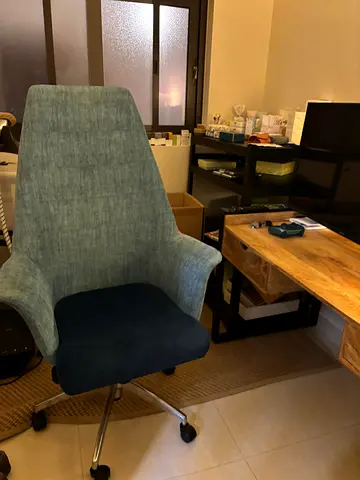 Comfortable High-Back Office Chair with Arm Rests - Blue