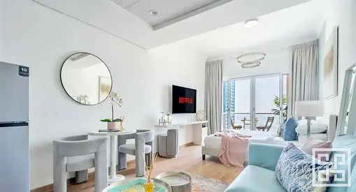 Studio | Lake View Tower | Bills included