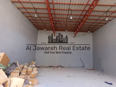 مستودع للإيجار الشهري في أم القيوين الصناعية الجديدة مساحة 2535 قدم وكهرباء 20 كيلو وات والسعر 6935 درهم شهريا