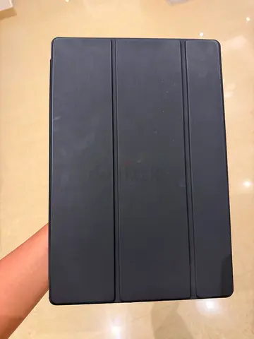 Tablet with magnetic tri-fold smart cover - good condition