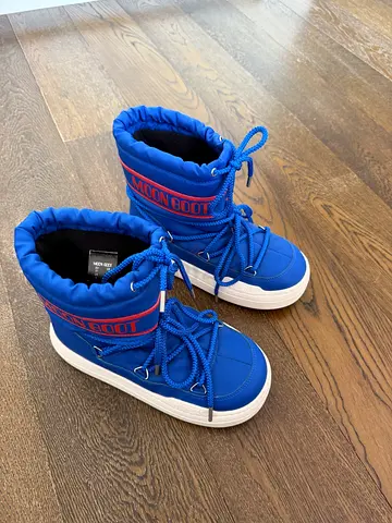 Moon Boot - Size 37 - Brand New - BLUE