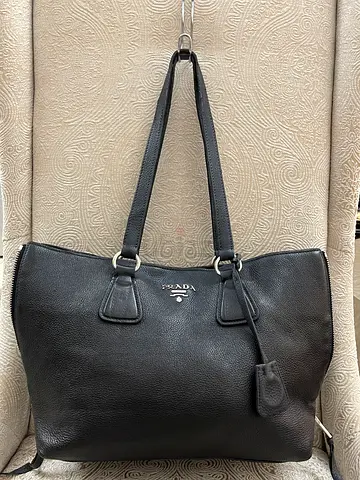 AUTHENTIC PRADA LEATHER TOTE BAG..