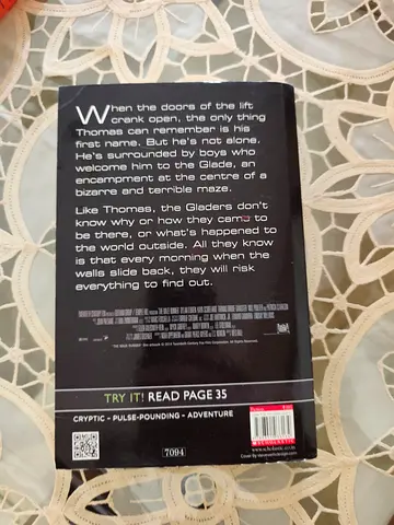 The Maze Runner (back cover) - Young Adult Dystopian Novel