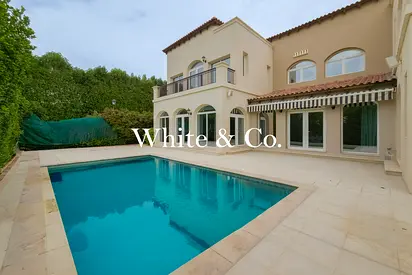 Corner Villa| Vacant |Renovation Project
