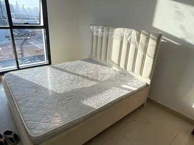 Queens Bed With Mattress