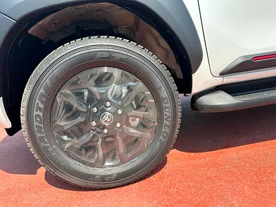 2026 Toyota HILUX photo 7
