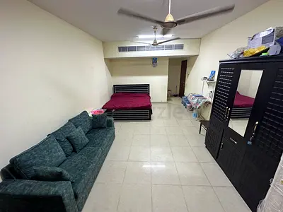 Hall Room with attached bathroom for families/couple behind Nesto Mia Mall,Night to night AlNahdashj