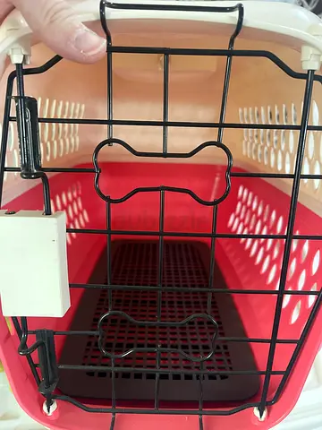 New small pet carrier / travel crate (pink/cream) - good condition