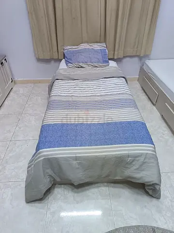 Single Bed Frame with 2 Drawers (2 in stock) + FREE BLACKET AND COVERS (Selling Quick)