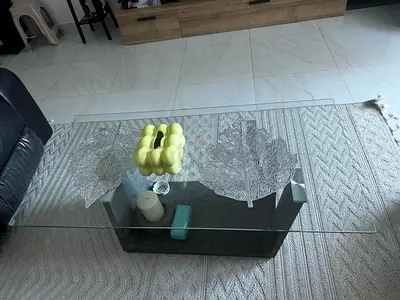 Middle table