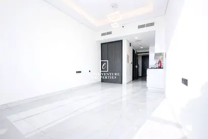 Spacious Studio | Modern | Prime Location