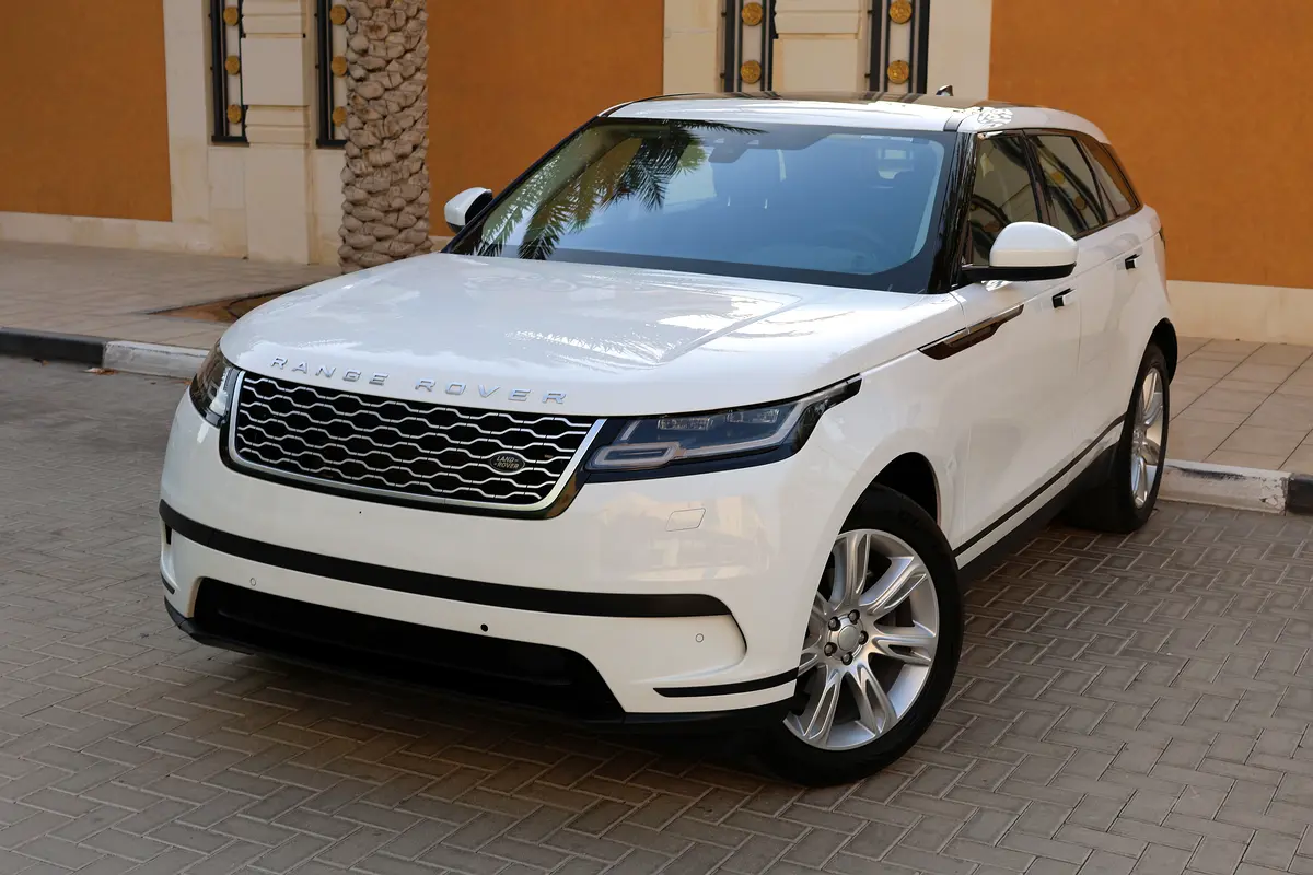 Land Rover Range Rover Velar 2020 — photo 1 of 20