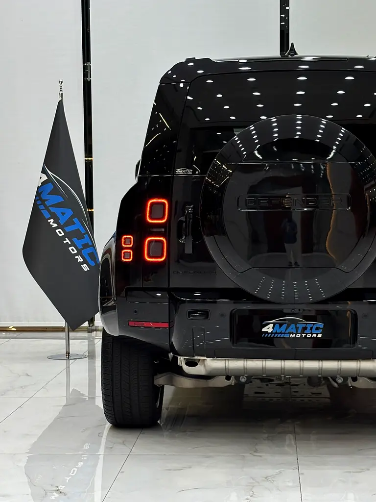 Land Rover Defender 2026