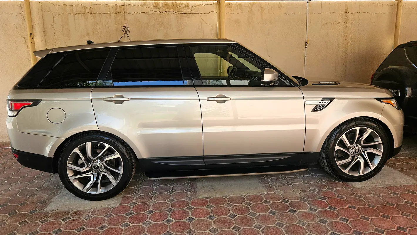 Land Rover Range Rover Sport 2015 — photo 1 of 8
