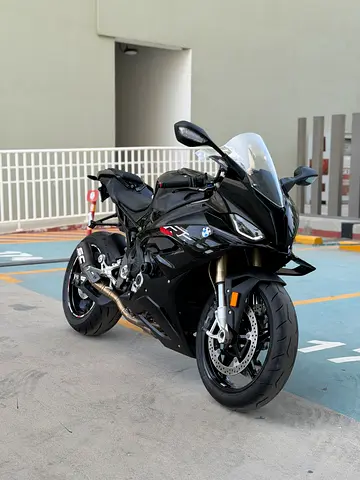 BMW S1000RR 2023 ALMOST LIKE NEW