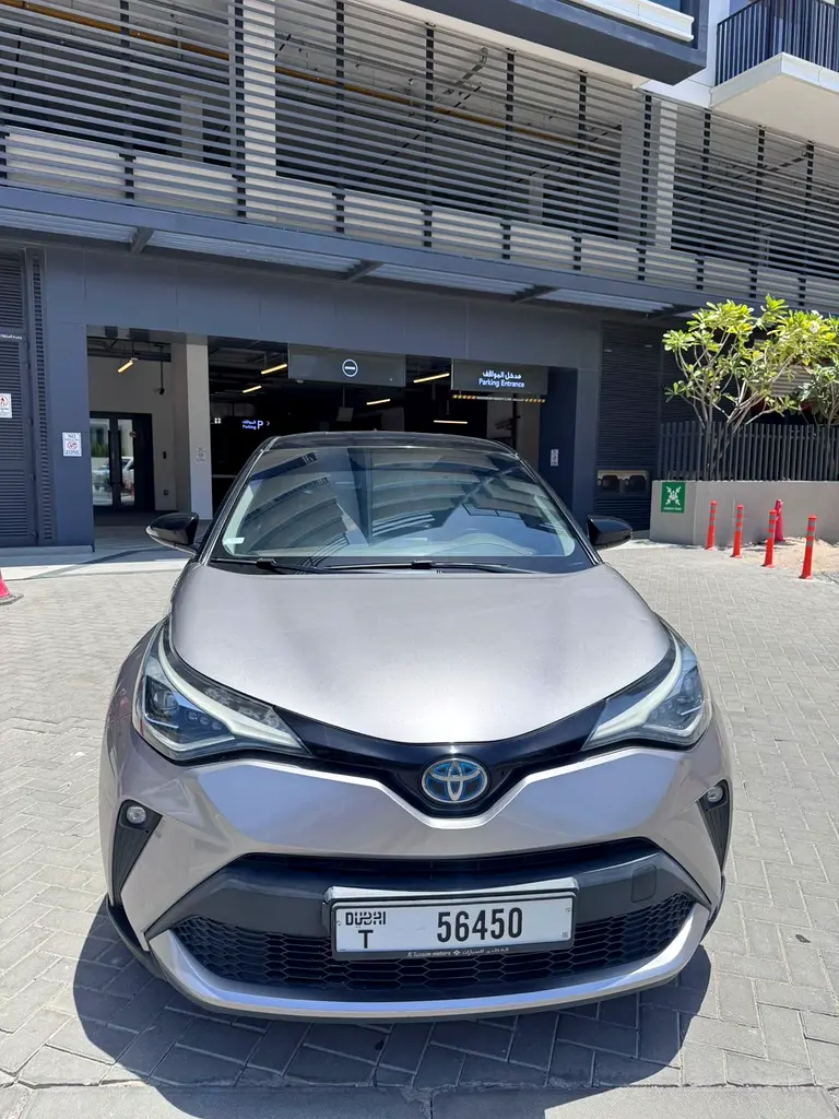 Toyota C-HR 2020 — photo 1 of 12