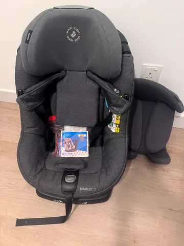 Maxi Cosi Axiss Fix Car Seat