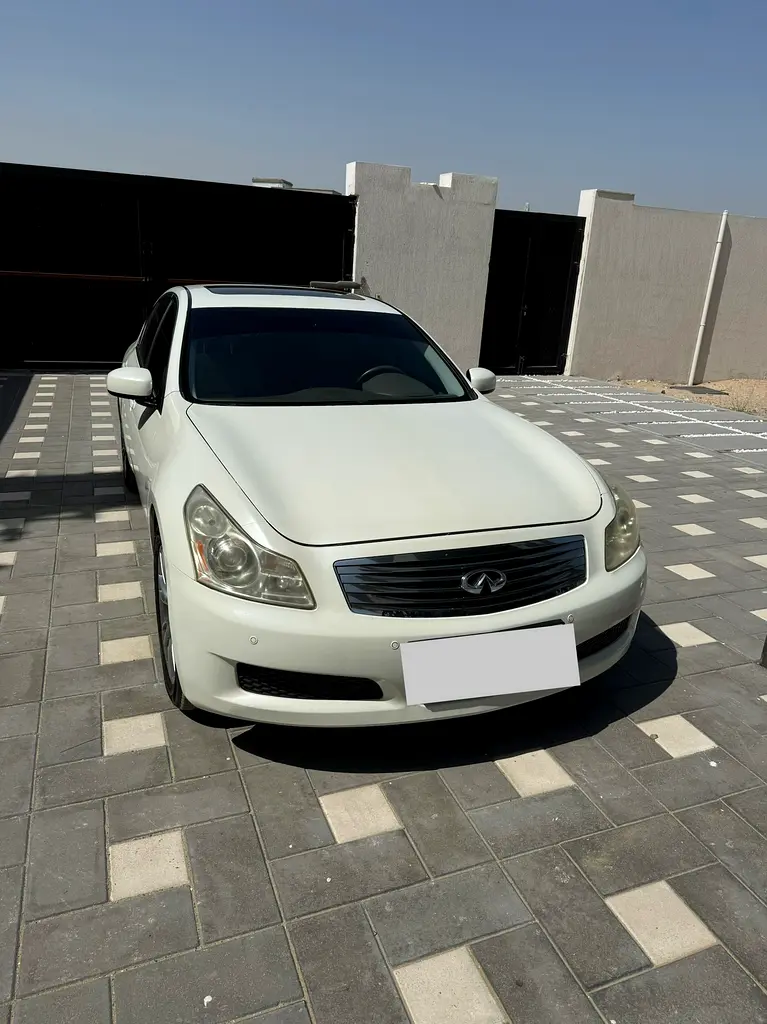 Infiniti G35 2008 — photo 1 of 9