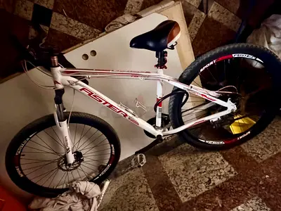 White Faster Mountain Bike - Good Condition