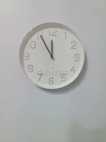 Simple Wall Clock (Selling Quick)