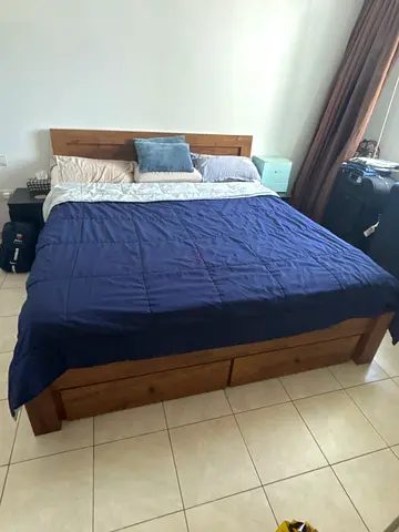 Bed with one bed side and mattress