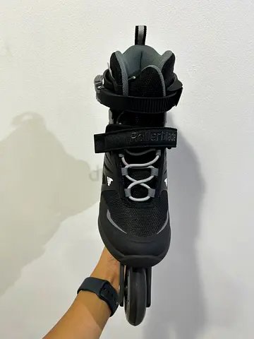 Single black inline skate, size 38 EUR — good condition