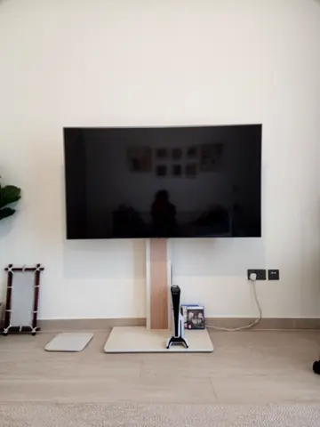 Samsung 65 inch Q80T QLED 4K  and TV stand