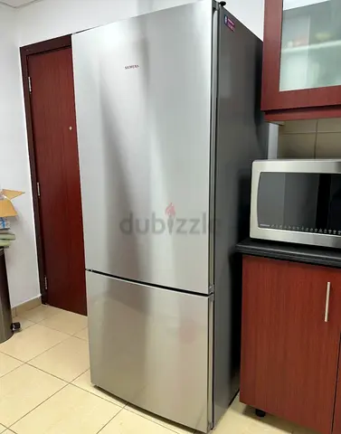 Siemens Freestanding Bottom Freezer Refrigerator KG76NVI31M