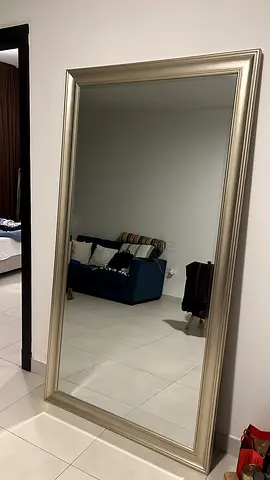 Wall mirror