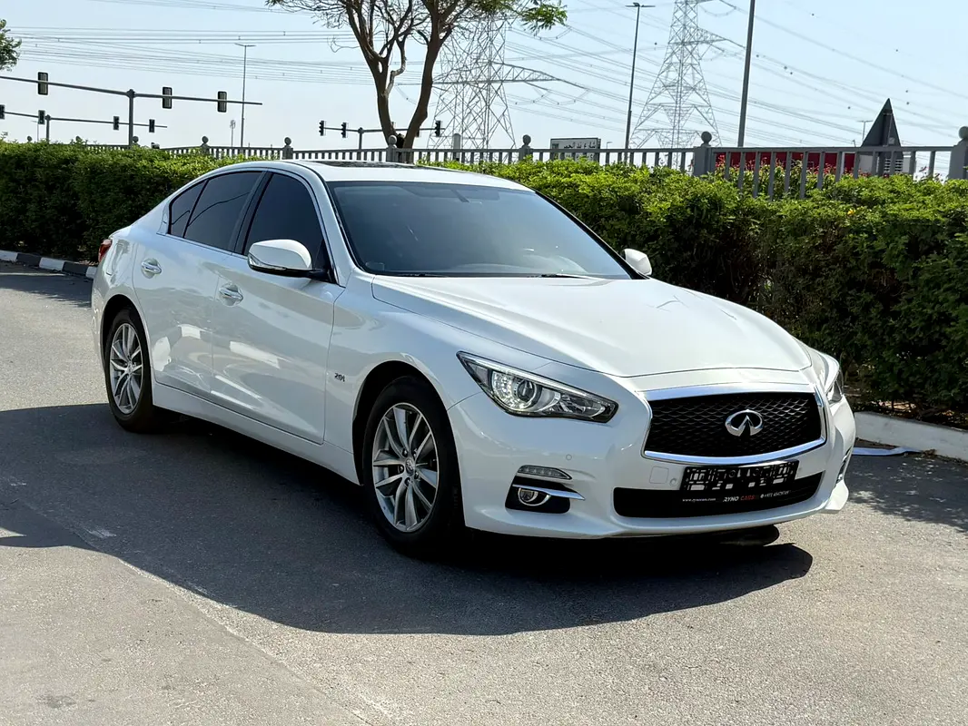 Infiniti Q50 2016 — photo 1 of 12