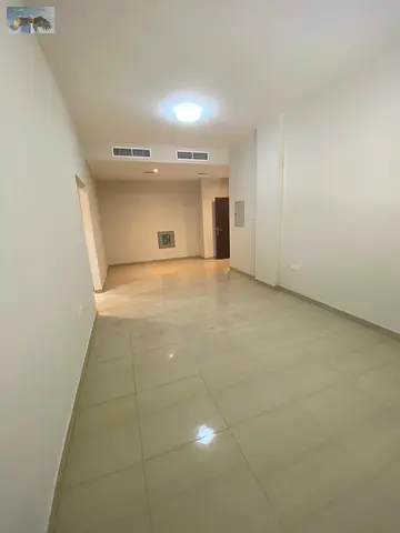 A very distinctive brand new apartment, first occupancy, with central gas and a spacious layout, in a quiet location close to all services and easy ac