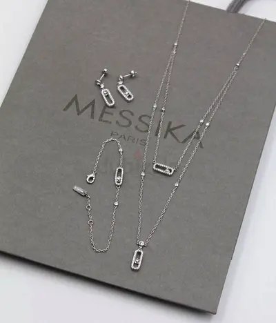 Messika set for women