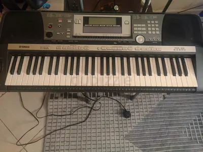 Yamaha PSR-640 61-Key Keyboard in Good Working Condition