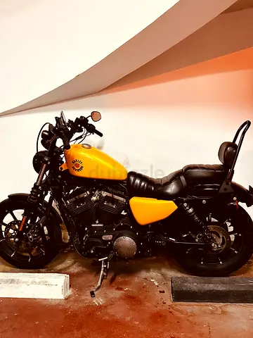 Harley Davidson - iron 883