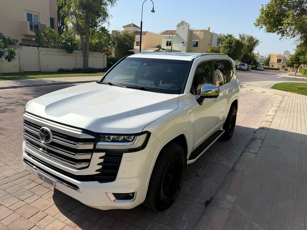 Toyota Land Cruiser 2022 — photo 1 of 19