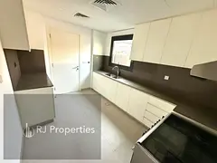 Spacious Town house 🏠 Bright Layout With Miad Roon &amp;Wardrobes in Perfect Comunity