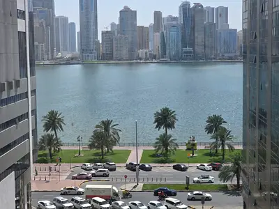 شقة غرفتين وصالة بإطلالة بحرية في المجاز 1 بحمام واحد وسعر مميز 40 ألف سنوياً.
