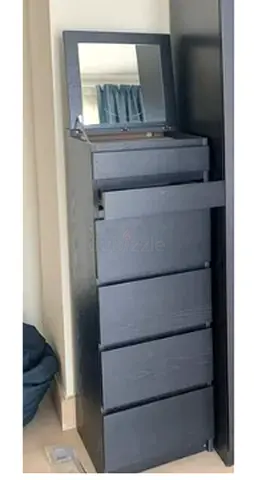 Chest of drawer