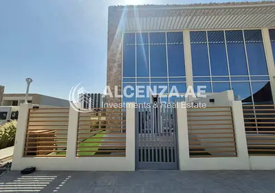 Fully furnished | Corner Unit | Private Garden