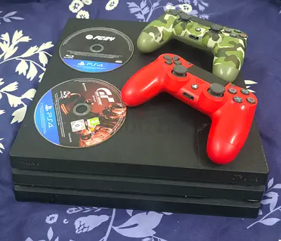 PS4 PRO 1TB TWO CONTROLLER +2 GAMES