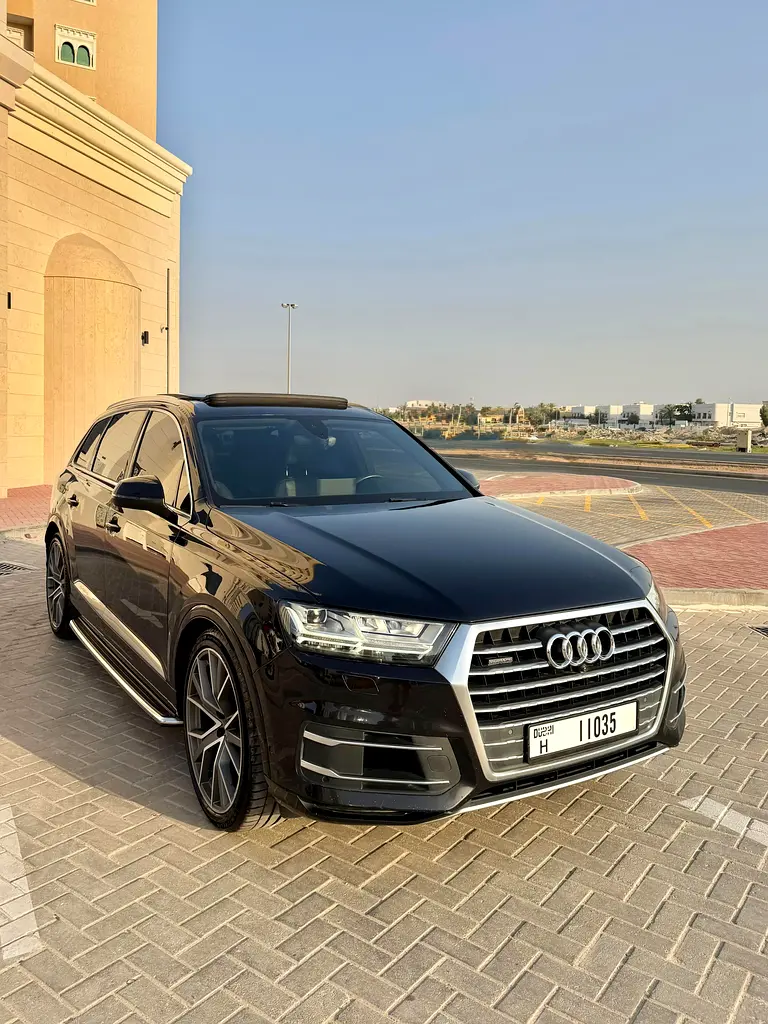 Audi Q7 2019 — photo 1 of 20