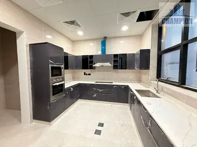 Spacious 5BR at prime location just for 250k