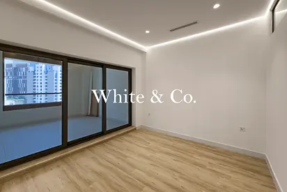 Upgraded | Huge Balcony | 2 Bed + Flex