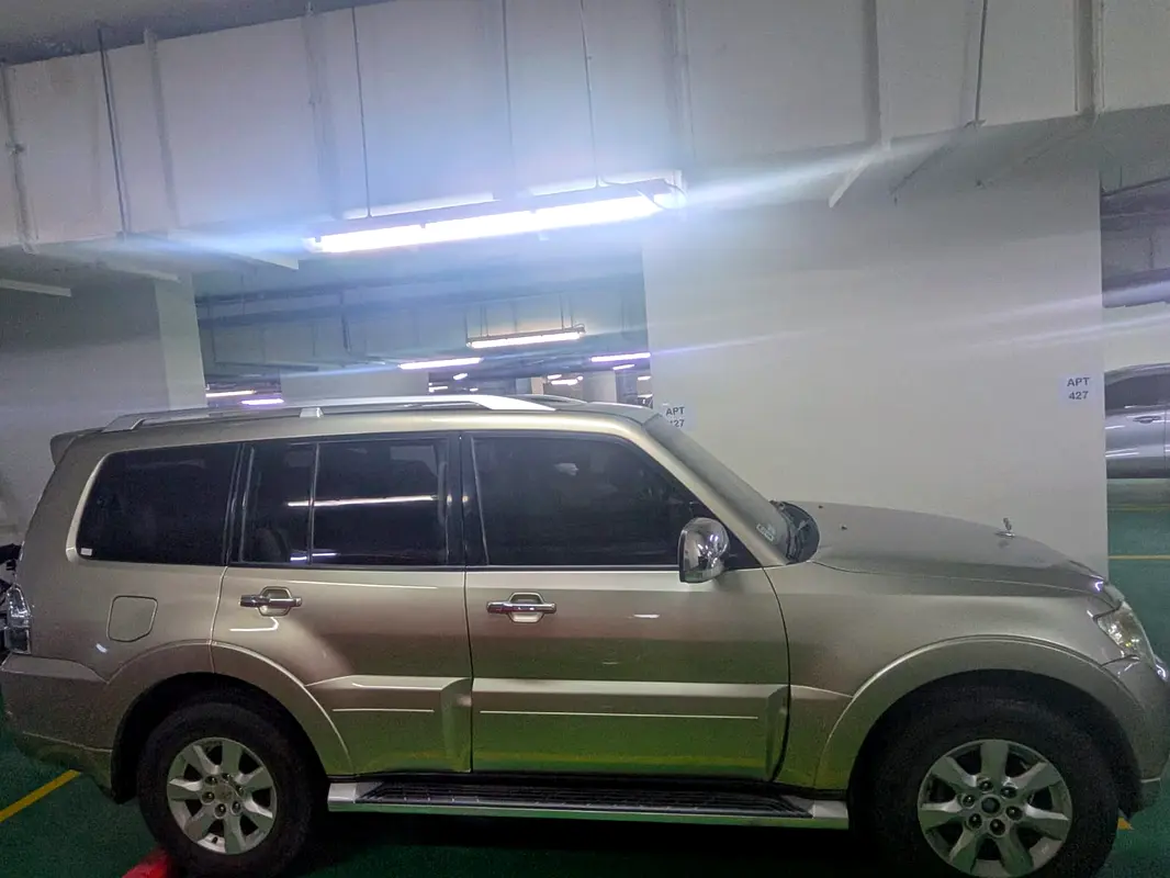 Mitsubishi Pajero 2011 — photo 1 of 6