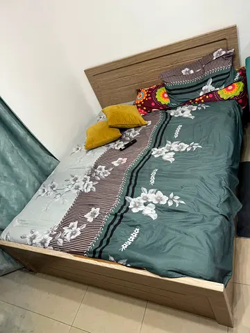 Queen size bed in Good Condition With mattress-urgent sale