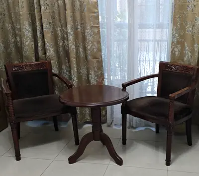 Coffee table with 2 chair