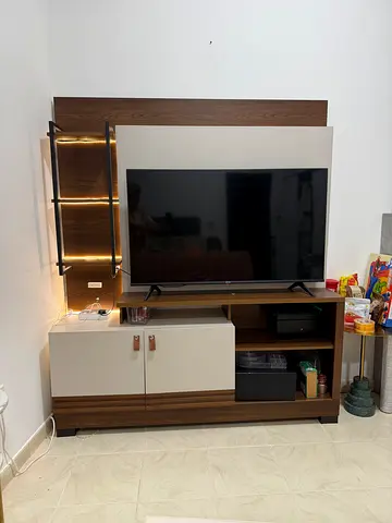 TV table / Entertainment Hub